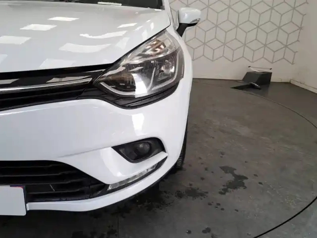 Renault Clio dci 75 e6c — photo 92