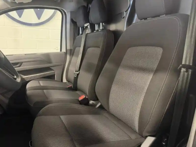 Volkswagen Transporter fg van l1 2.0 tdi 150ch — photo 11