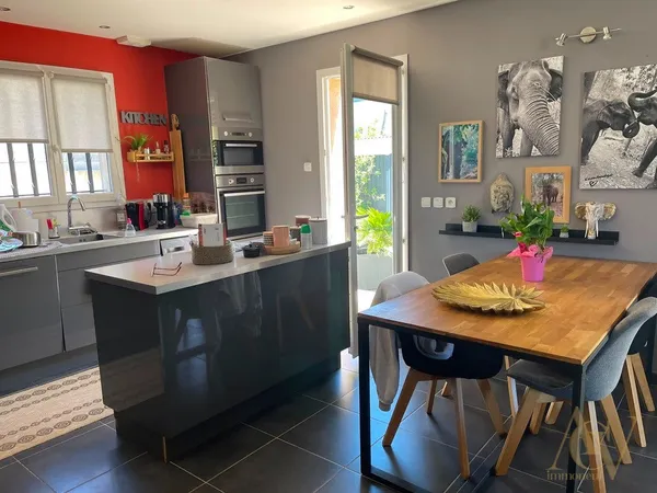 Superbe maison individuelle plain pied avec piscine