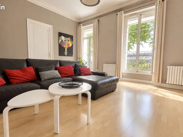 À louer - Bordeaux Bastide, secteur Thiers-Benauge - Appartement T3 meublé de 87,83 m² avec balcon