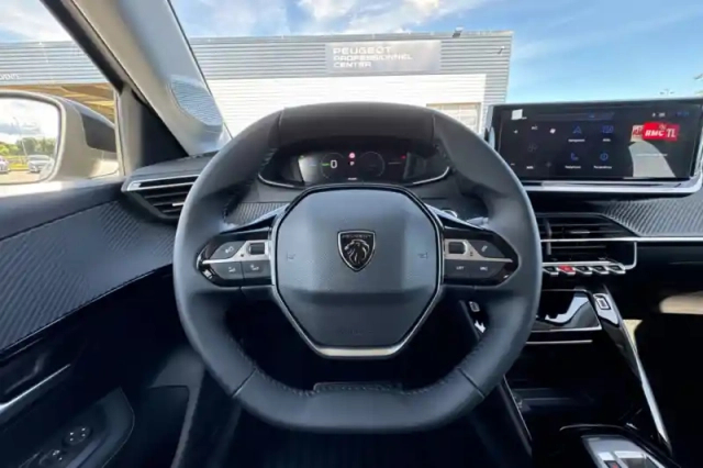 Peugeot 208 electrique 50 kwh 136ch — photo 12