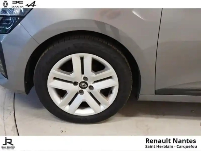 Renault Clio 1.0 tce 90ch evolution — photo 9