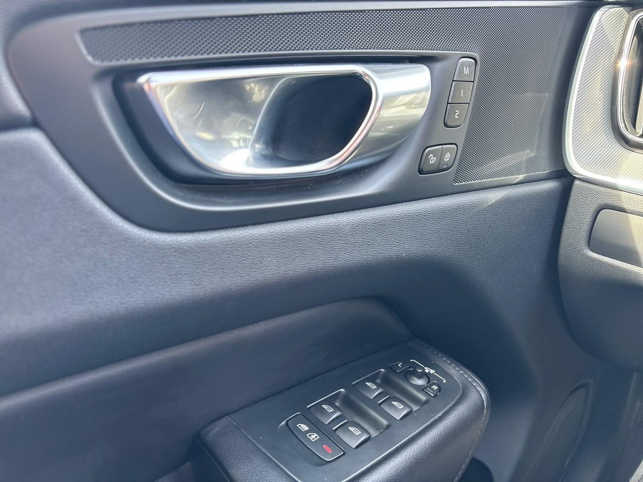 Volvo Xc60 b4 197ch plus style dark geartronic — photo 15