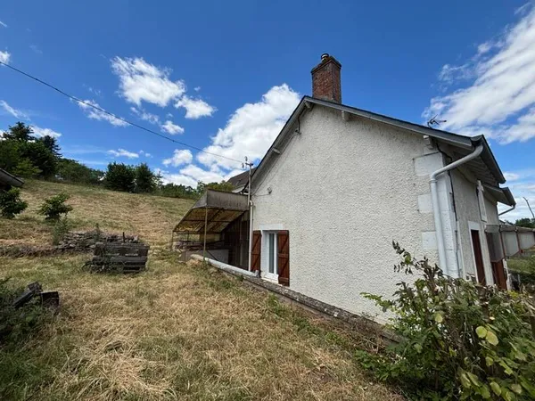 Maison en pierre de 3 pièces principales