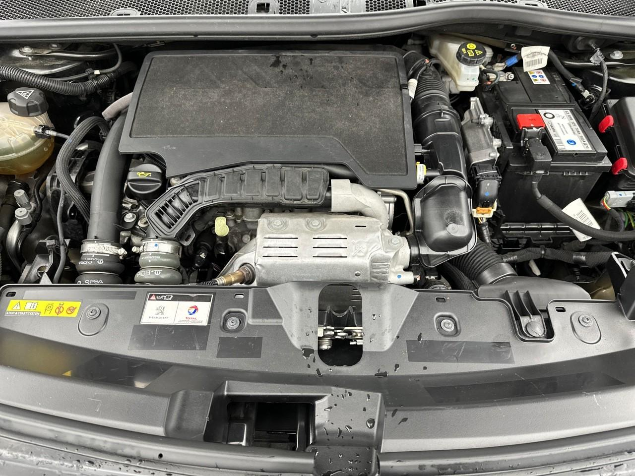 Peugeot 2008 puretech 130 s&s eat8 gt — photo 13