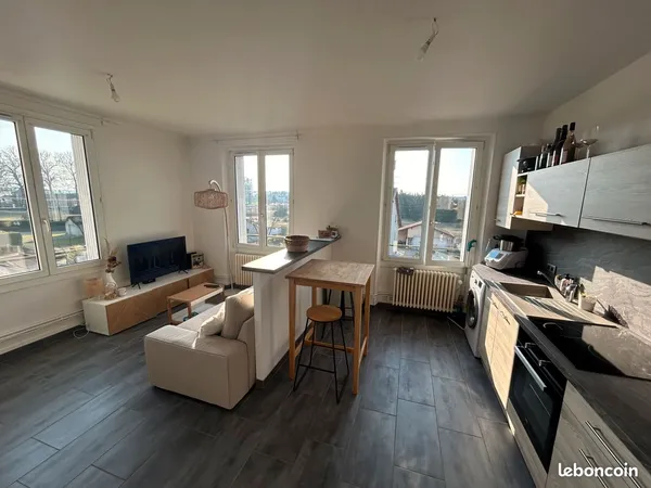 APT F2 MEUBLE 8 rue Molière saint Dizier
