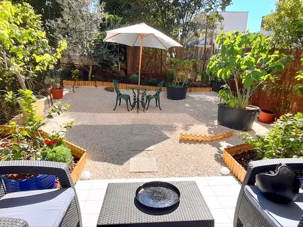 Petit bijou T1 avec terrasse et jardin privatif de 45m2 plein sud à Montpellier. Coup de coeur assur
