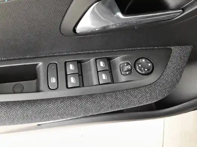 Peugeot 208 puretech 100 s&amp;s bvm6 — photo 46