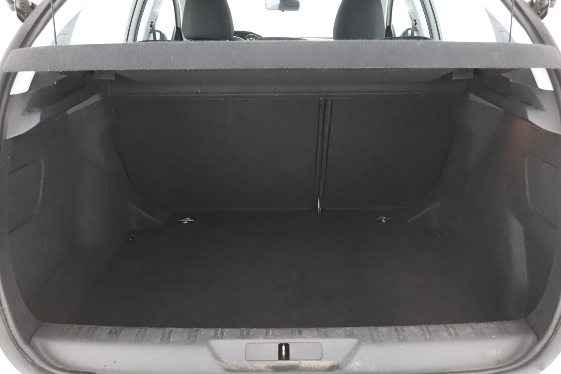 Peugeot 308 1.2 PureTech Access — photo 16