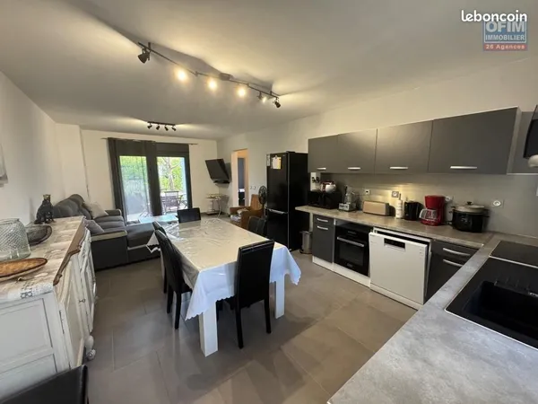 A louer superbe appartement de type F3 MEUBLE, résidence récente, secteur calme