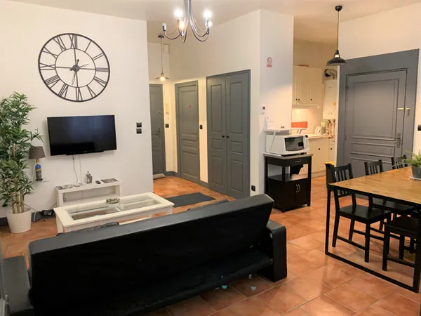 Carcassonne Bastide appartement T3 avec terrasse commune et cave vélo dans immeuble avec ascenseur