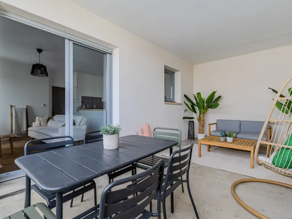 Bordeaux - Chartrons / Bassins à flot - T3 avec terrasse de 20 m² et parking