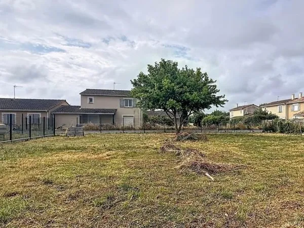 Terrain 891 m²
