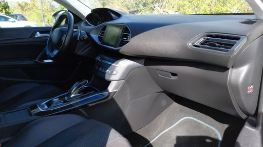 Peugeot 308 1.5 BlueHDi 130 EAT8 - Tech Edition – 2020 – 138961 km – Diesel – Boîte Automatique — photo 15