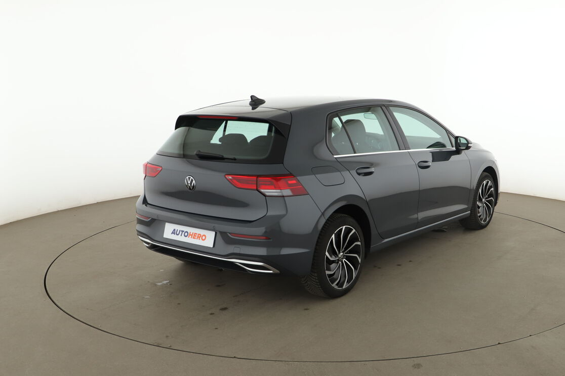 Volkswagen Golf VIII 1.4 Hybrid Rechargeable OPF Style DSG6 — photo 5
