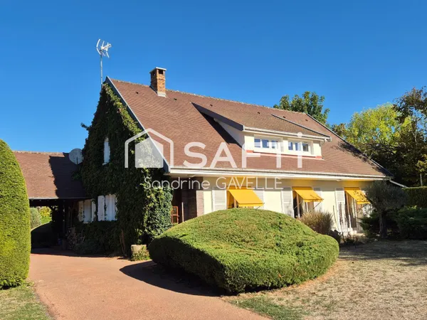 Propriété familiale avec piscine à Torvilliers