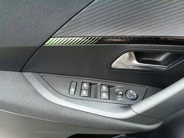 Peugeot 2008 puretech 100 s&amp;s bvm6 active — photo 20