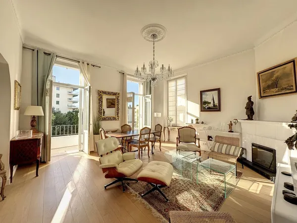 CANNES ? BASSE CALIFORNIE | APPARTEMENT DE CHARME DANS UNE A