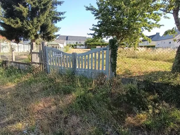 Terrain constructible de 1044 m2 à St Nicolas de Redon