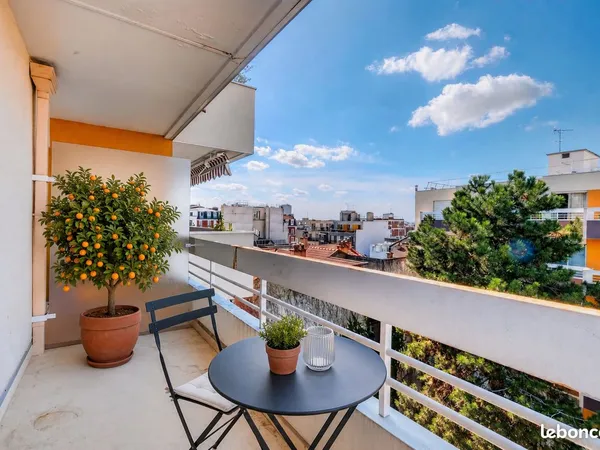 Studio 1 pièce 28 m²