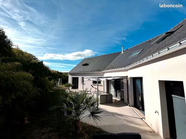 Maison-8 pièces-205 m2