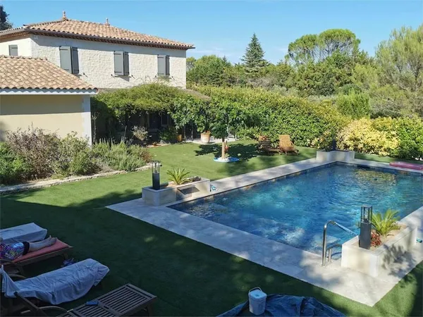 Maison 5 pièces 180 m²