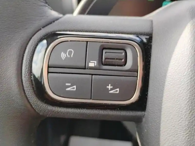 Citroën C5 Aircross hybride rechargeable 225 e-eat8 plus — photo 19
