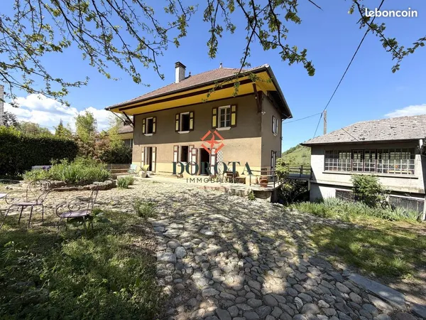 Maison 8 pièces 130 m²