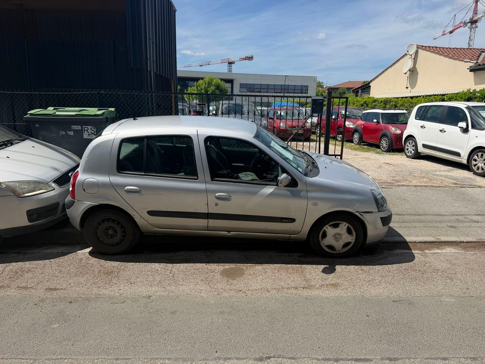 Renault Clio 1.5 dCi 65 Campus occasion - Diesel - 2003 - 203 000 km - 2 390 € - Toulouse (Haute-Garonne) WV177228795 — photo 2