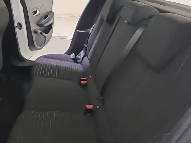 Peugeot 208 electrique 50 kwh 136ch — photo 12