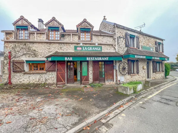 Local commercial 3 pièces 344 m²