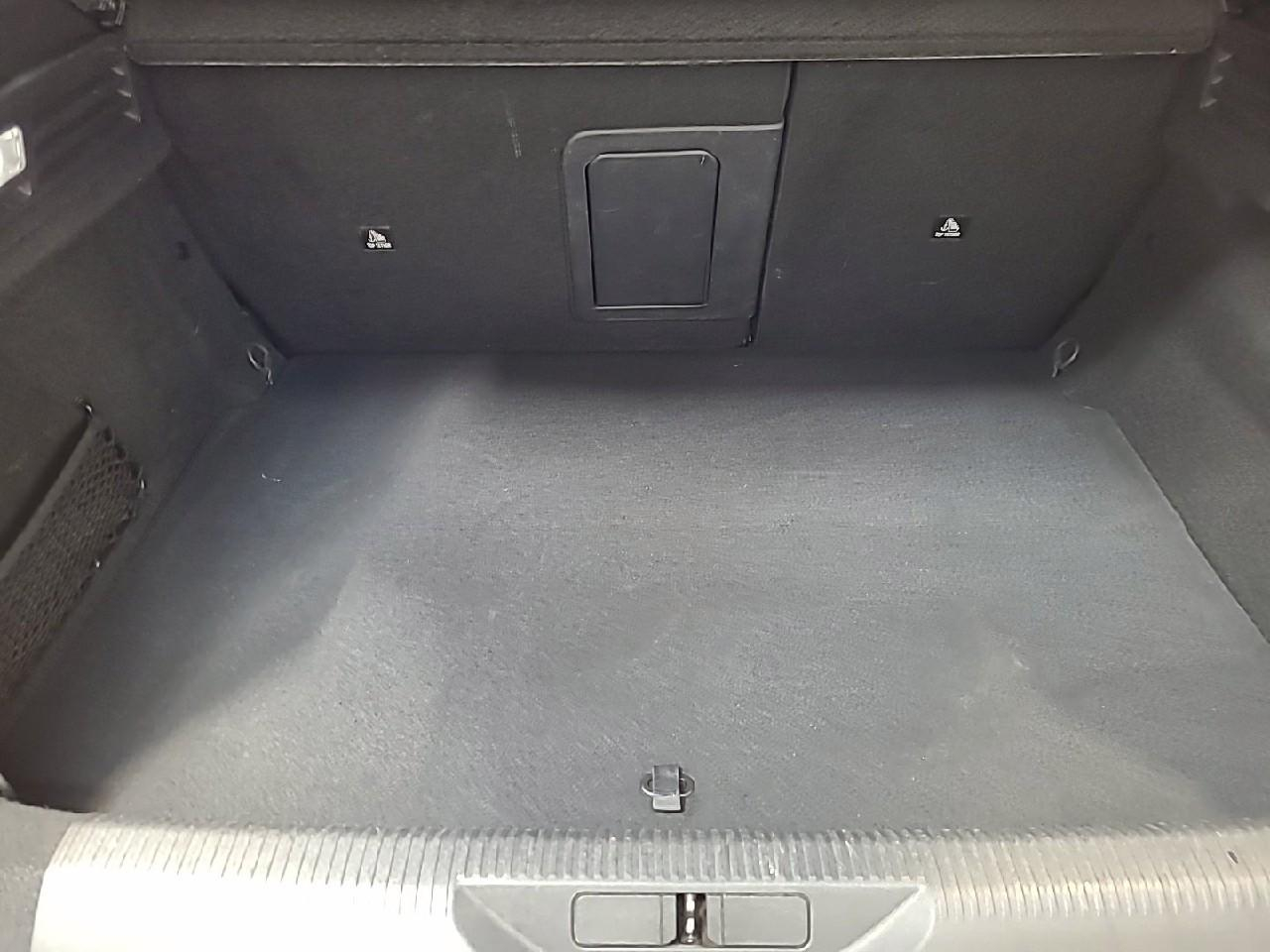 Peugeot 308 phev 180 e-eat8 allure pack — photo 14