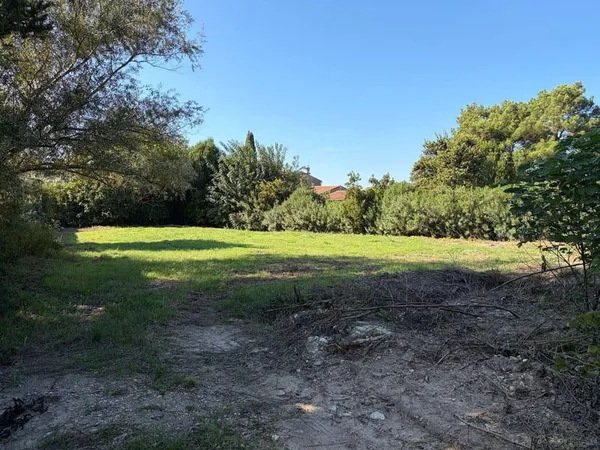 Terrain 620 m²