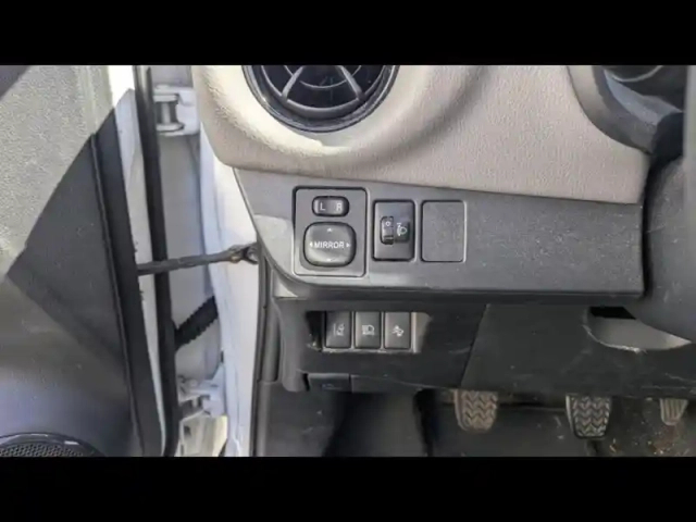 Toyota Yaris 110 vvt-i france 5p rc18 — photo 12
