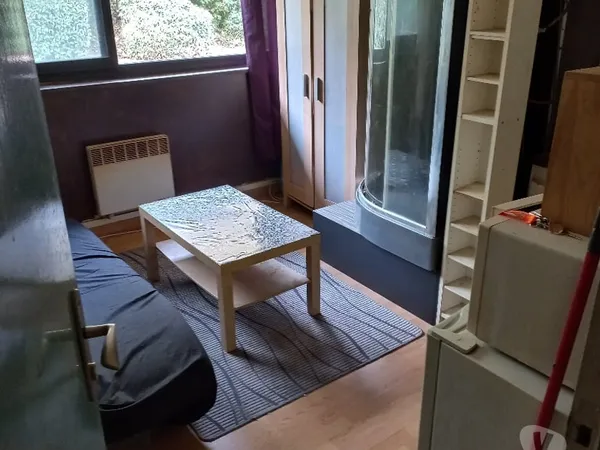 STUDIO MEUBLE A 5MN DU CENTRE COMMERCIAL VILLABE 91