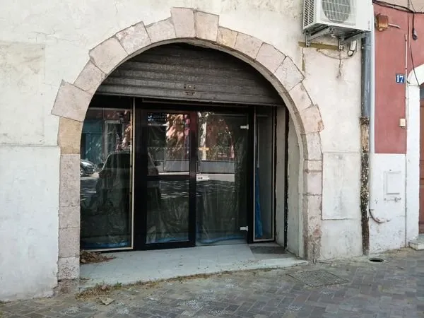 Local professionnel commercial