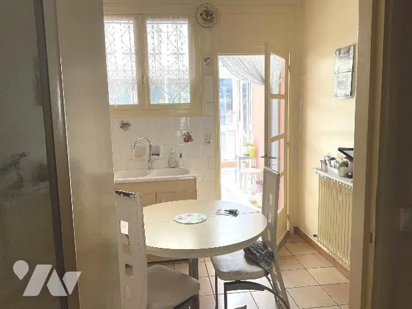 Maison 8 pièces 250 m²