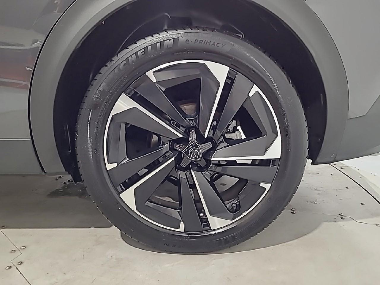 Peugeot 408 puretech 130 ch s&s eat8 allure pack — photo 16