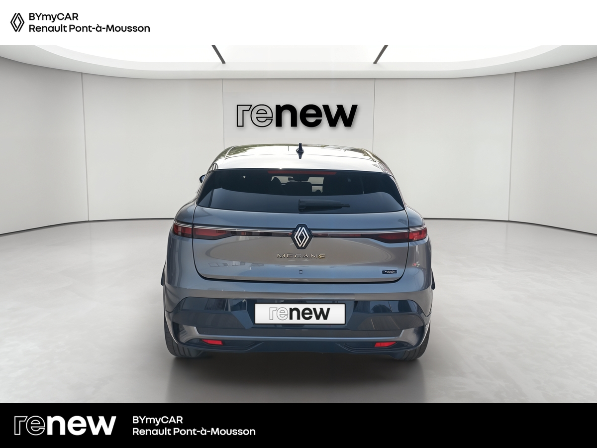 Renault Megane E-Tech EV60 220 ch optimum charge — photo 4