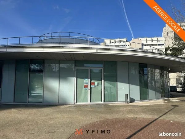 LOCAL COMMERCIAL 320 m² SAINT-GERMAIN-EN-LAYE
