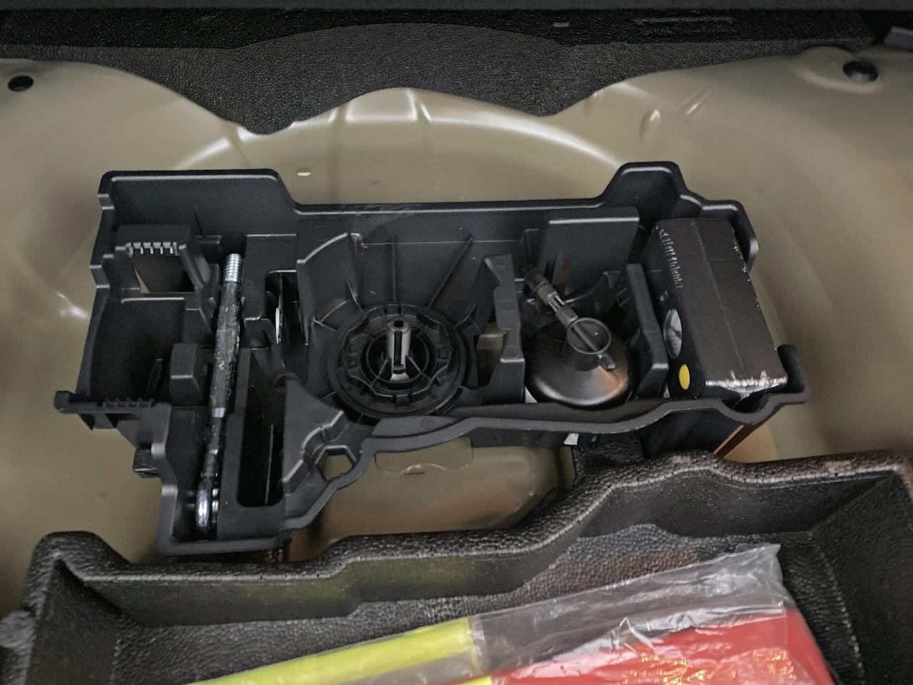 Peugeot 2008 hybrid 145 ch e-dcs6 allure — photo 16