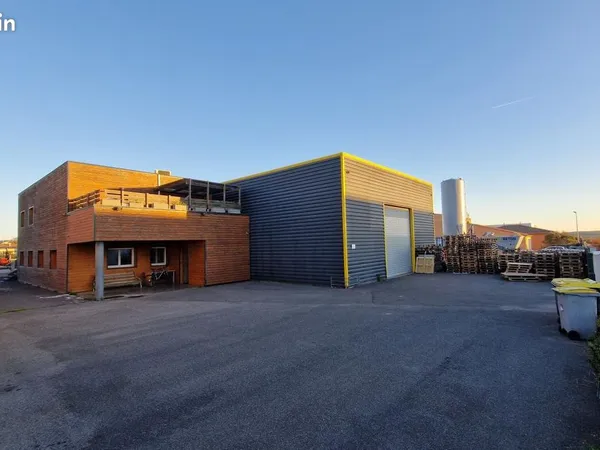 Local bureaux 641 m²