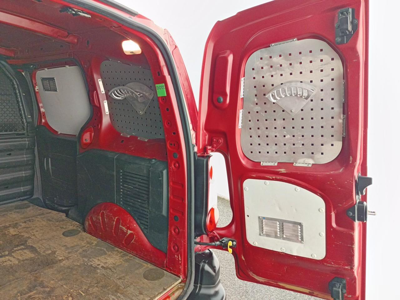 Citroën Berlingo m bluehdi 75 business — photo 28