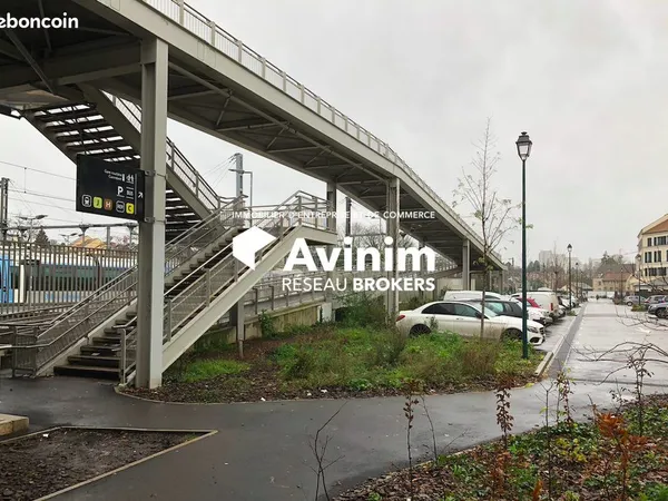 Local commercial 270 m² Pontoise