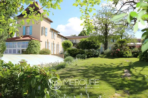 Propriété 15 pièces 330 m²