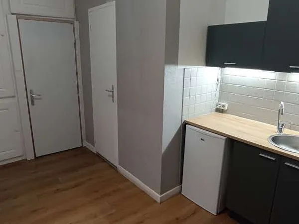 Location Studio 18m² - Rue du Docteur Denis - TOUL