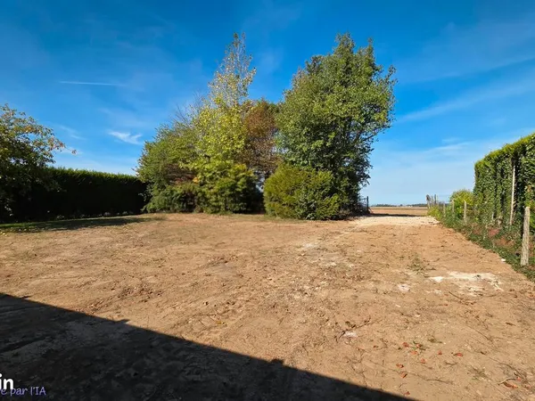 Terrain viabilisé 701 m² - Libre constructeur - ROSEL