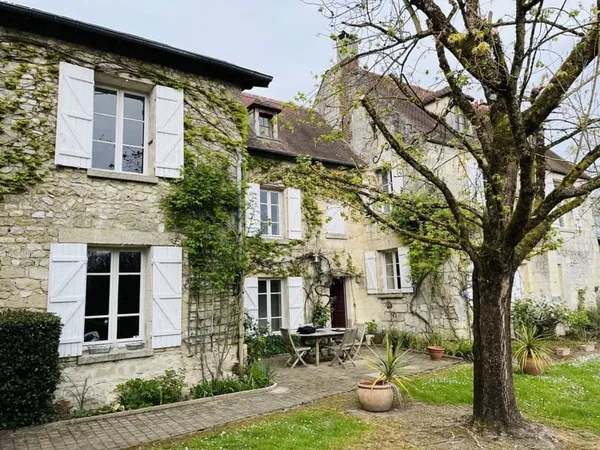 Maison 8 pièces 256 m²