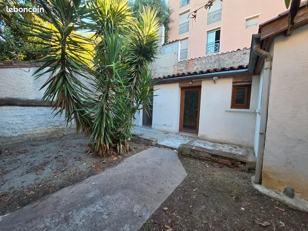 Chartreuse avec jardin quartier des chalets