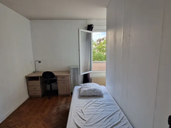Loue chambre en colocation dans appartement - 38m²